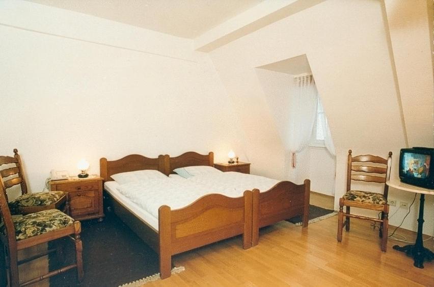 Hotel Zum Pfalzgrafen Heidelberg Room photo